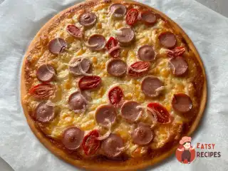 Піца з сосисками