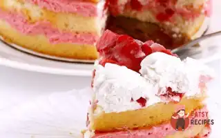 Пиріг З Полуницею Та Вершками