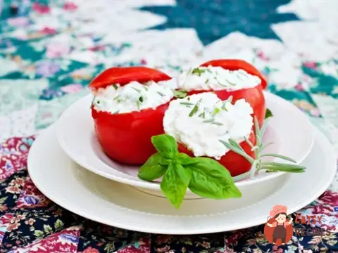 Помідори, фаршировані по-провансальськи