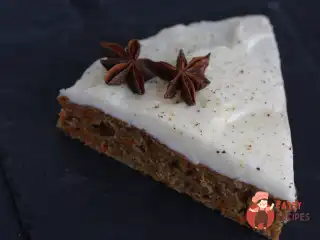 Морквяний пиріг з лимонним кремом