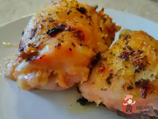 Курка в духовці з часником по-італійськи