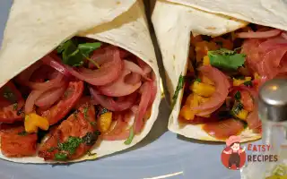Коржики З Гарбузом, Гострою Ковбасою Та Маринованою Цибулею