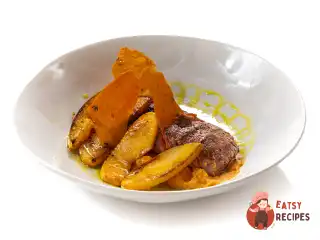 Баранина з айвою та бататом