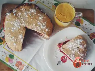 Закритий пиріг з журавлиною та яблуками