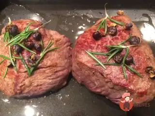Яловичі міньйони з морквяним пюре
