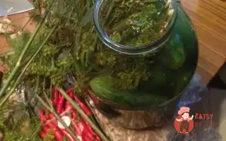 Солоні Огірки З Естрагоном Та Листям