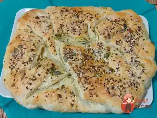 Пісний пиріг з овочами та цибулею