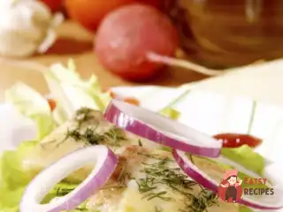 Рибне філе, запечене під винним соусом