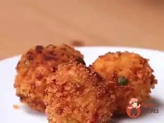 Курячі кульки з моцарелою