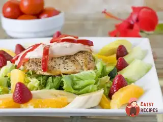 Курячий салат з яблуками та апельсинами