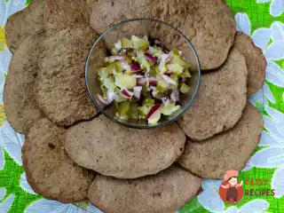 Печінкові млинці з солоною сальсою