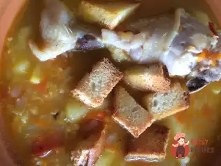 Гороховий суп з куркою