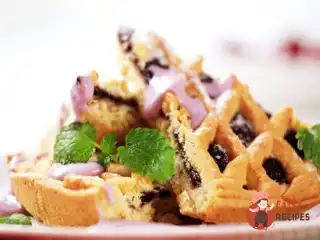 Горіховий пиріг з ожиною