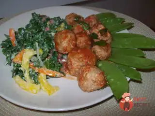 Дієтичні фрикадельки з м'ясним соусом