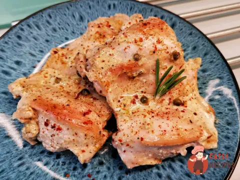 Кролик на сковороді