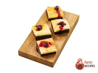 Брауні з шоколадом та сирним сиром