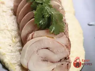 Карпаччо з курчати під соусом сациві