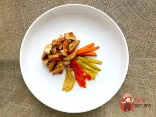 Курячі слайси з тушкованими овочами