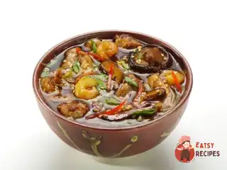 Курка та креветки з тофу, грибами та соєвим соусом