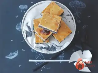 Маковий пиріг з мигдальною пудрою