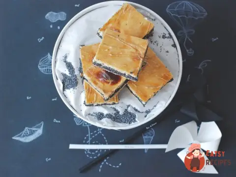 Маковий пиріг з мигдальною пудрою