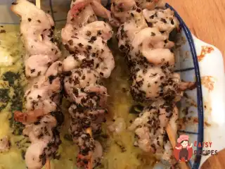 Грецька вечеря з куркою сувлаки та салатом з ріпи