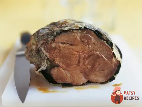 Пряна буженина, запечена в духовці