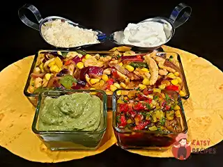 Фахітас з гострою куркою