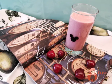 Черешневий йогурт