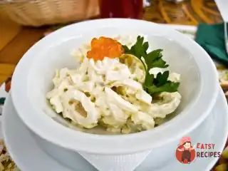 Салат із кальмарів із сиром та волоськими горіхами