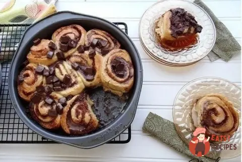 Шоколадні булочки з корицею