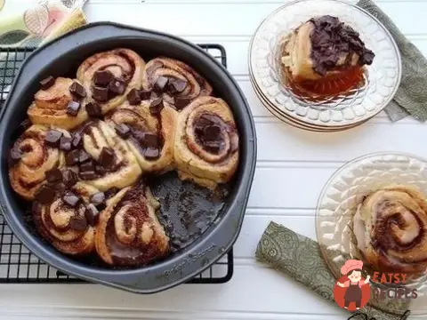 Шоколадні булочки з корицею