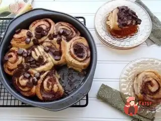 Шоколадні булочки з корицею