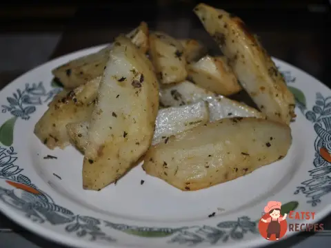 Картопля по-сільськи з італійськими травами