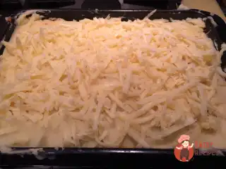 Картопляна запіканка з чеддером з італійськими нотками