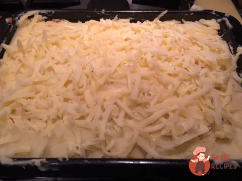 Картопляна запіканка з чеддером з італійськими нотками