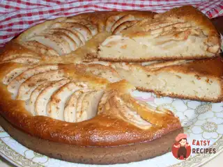 Сирний пиріг з яблуками