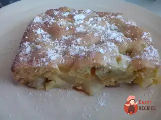 Ананасово-яблучна шарлотка
