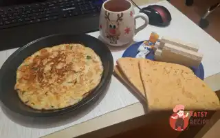 Омлет Із Сиром Та Білим Хлібом
