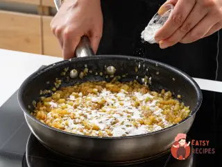 Крок 8: Млинці з яблуками та ромовими родзинками
