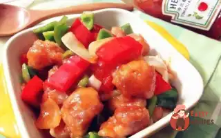 Куски Смаженої Тріски В Кисло-Солодкому Соусі