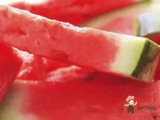 Солоний кавун з капустою