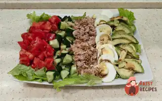 Салат з тунцем та авокадо