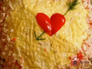 Салат з картоплею, крабовими паличками та яблуками