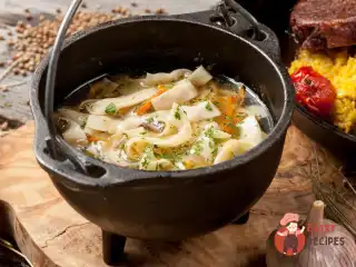 Локшина куряча з потрошками
