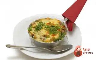 Жюльєн З Курячими Потрухами Та Виноградом
