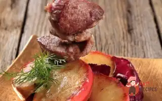 Свинячий Шашлик З Яблуками Та Червоною Цибулею