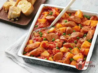 Рагу з картоплею та сосисками