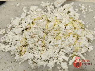 Крок 11: Грецький салат з оливками та фетою