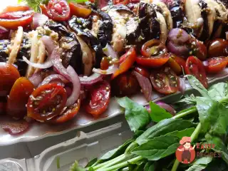 Капреза з баклажанами.